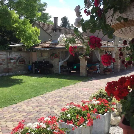 Holiday Home Balatonbereny Dom wakacyjny *