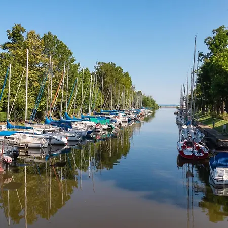 Holiday home Balatonbereny/Balaton 18113 * Balatonberény