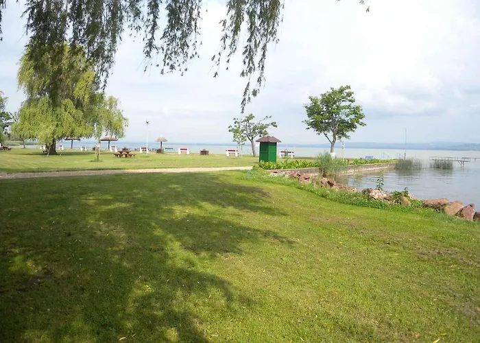 בית נופש Holiday Home Balatonbereny Balatonberény