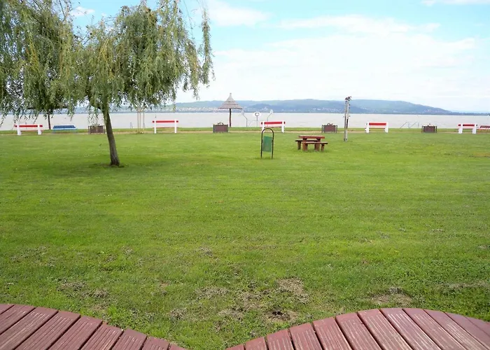 בית נופש Holiday Home Balatonbereny