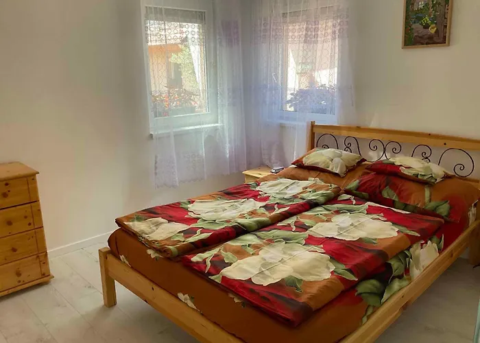 Holiday Home Balatonbereny בית נופש