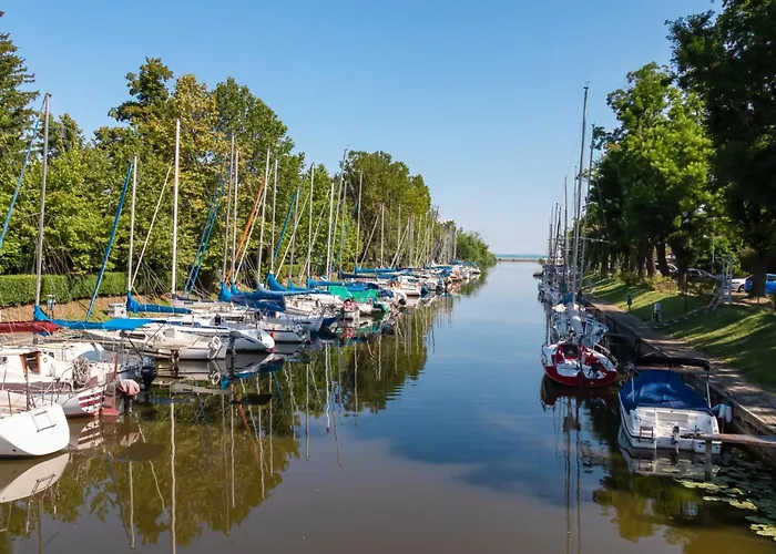 Holiday Home Balatonbereny * Balatonberény